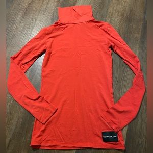 CALVIN KLEIN JEANS - RED JERSEY TURTLENECK - XS